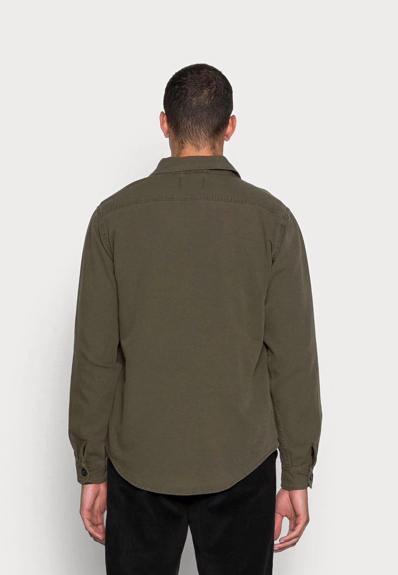 Mads Nørgaard DYED STERN - Hemd - Olive Night - Herren 5 Mads Nørgaard DYED STERN - Hemd - Olive Night - Herren – Bild 3
