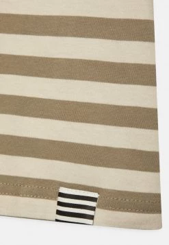 Mads Nørgaard ORGANIC MIDI THORLINO TEE UNISEX - T-Shirt Print - Summer Sand/overland Trek -Mads Nørgaard Verkäufe 2022 063c74b5449f44178b8ee1344cc6239a
