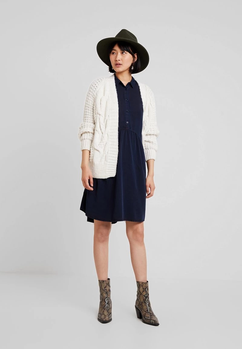 Modström - Damen REMEE DRESS - Blusenkleid - Navy Sky 4 Modström - Damen REMEE DRESS - Blusenkleid - Navy Sky – Bild 2