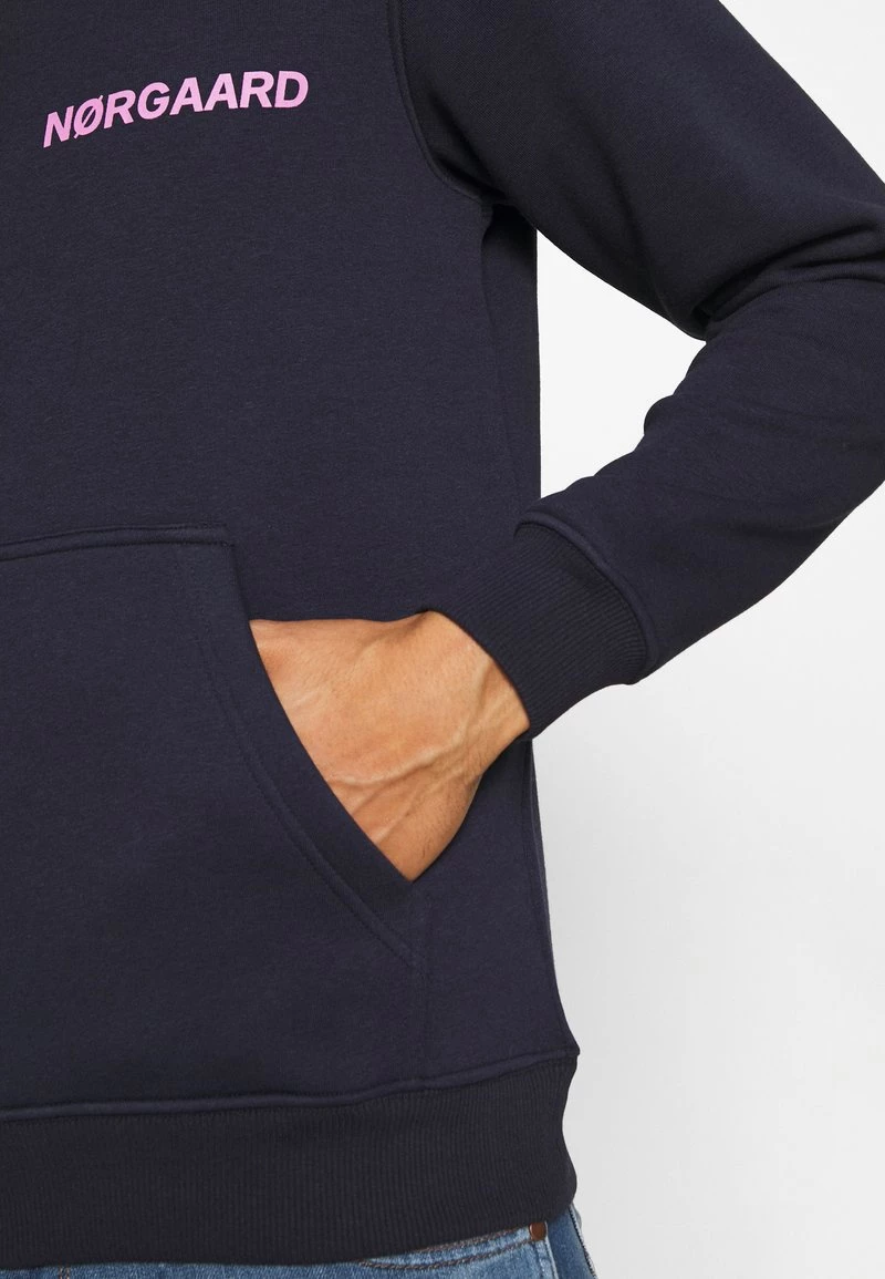 Mads Nørgaard NEW STANDARD HOODIE - Sweatshirt - Sky Captain - Herren 7 Mads Nørgaard NEW STANDARD HOODIE - Sweatshirt - Sky Captain - Herren – Bild 5