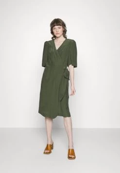 Mads Nørgaard LAIKA DRESS - Freizeitkleid - Forest Night - Damen