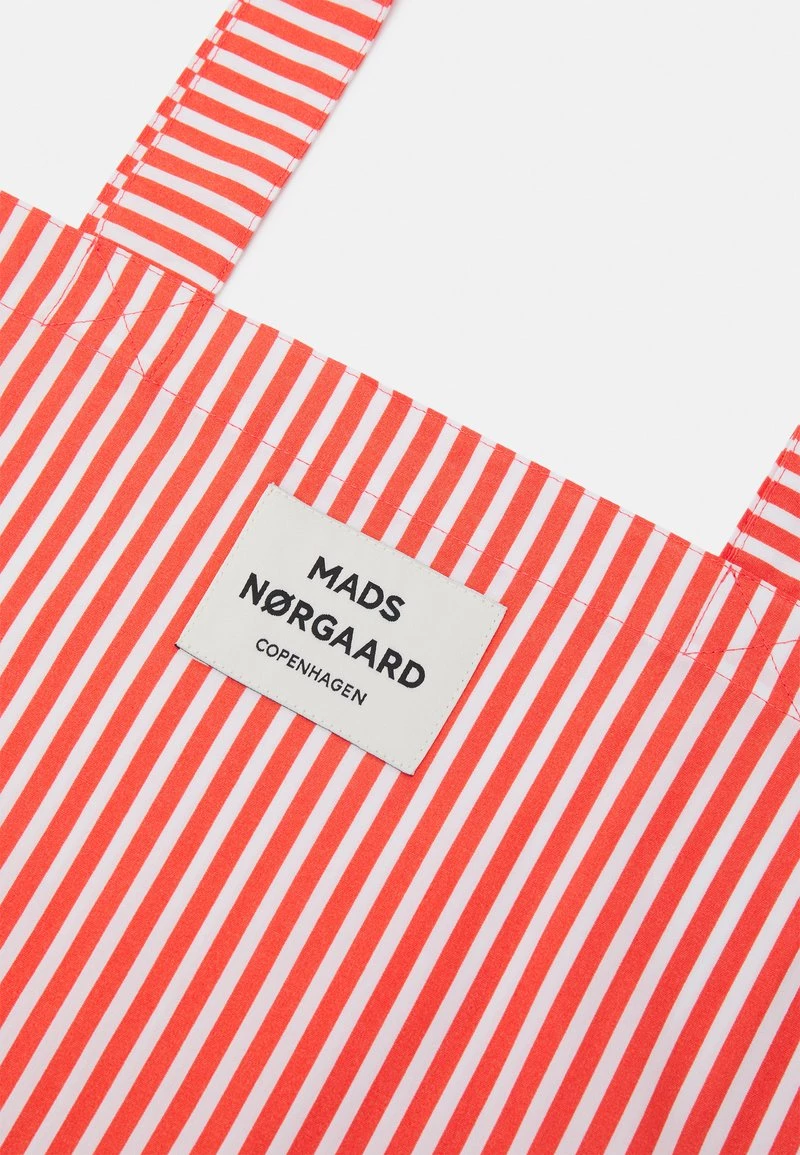 Mads Nørgaard SACKY ATOMA BAG - Shopping Bag - Cherry Tomato - Damen 5 Mads Nørgaard SACKY ATOMA BAG - Shopping Bag - Cherry Tomato - Damen – Bild 4