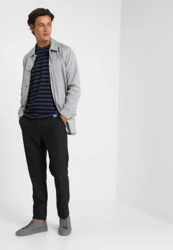 Mads Nørgaard MIDI THOR - T-Shirt Print - Navy/black - Herren -Mads Nørgaard Verkäufe 2022 0fab20b9367c400db7a3106c9b6365fc