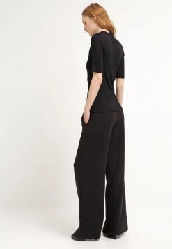 Modström - Damen KROWN - T-Shirt Basic - Black -Mads Nørgaard Verkäufe 2022 109ac4a8895f4433beb365ff557fca9b