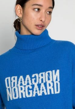 Mads Nørgaard - Damen RECY SOFT KARLA LOGO SWEATER - Strickpullover - Princess Blue -Mads Nørgaard Verkäufe 2022 247b34362d5c43a48f71d680da58a1d1