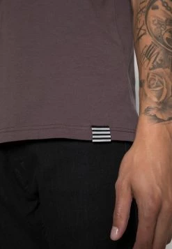 Mads Nørgaard THOR TEE - T-Shirt Basic - Raisin - Herren 11 Mads Nørgaard THOR TEE - T-Shirt Basic - Raisin - Herren -Mads Nørgaard Verkäufe 2022 2701e976309747cab61d922e28e5d9e9