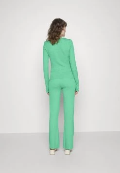 Mads Nørgaard - Damen FLEX LONNIE PANTS - Stoffhose - Light Grass Green 10 Mads Nørgaard - Damen FLEX LONNIE PANTS - Stoffhose - Light Grass Green -Mads Nørgaard Verkäufe 2022 2a38de4bf9474dfebdb5d8ac4c613671
