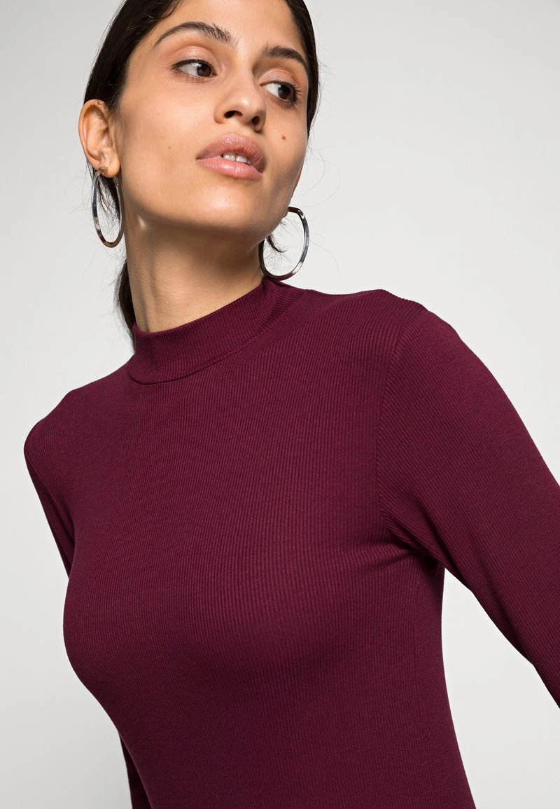 Modström - Damen KROWN NECK DRESS - Etuikleid - Currant 7 Modström - Damen KROWN NECK DRESS - Etuikleid - Currant – Bild 5