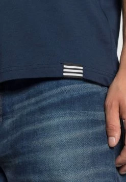 Mads Nørgaard FAVORITE THOR - T-Shirt Basic - Navy - Herren 11 Mads Nørgaard FAVORITE THOR - T-Shirt Basic - Navy - Herren -Mads Nørgaard Verkäufe 2022 3b8afe8b6a49499b80884b50b5f0097e