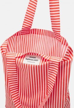Mads Nørgaard SACKY ATOMA BAG - Shopping Bag - Cherry Tomato - Damen 7 Mads Nørgaard SACKY ATOMA BAG - Shopping Bag - Cherry Tomato - Damen -Mads Nørgaard Verkäufe 2022 40f2543121104e2d9fff81d8a87323d3