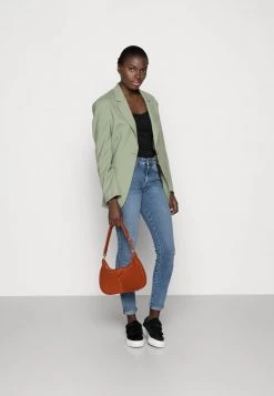 Mads Nørgaard Verkäufe 2022 -Mads Nørgaard Verkäufe 2022 4740502fece342f0a156c1267f6cd5ce