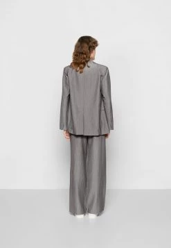 Modström TAO - Blazer - Grey - Damen 12 Modström TAO - Blazer - Grey - Damen -Mads Nørgaard Verkäufe 2022 47fb19edd8824e4396fdc744c3dba324