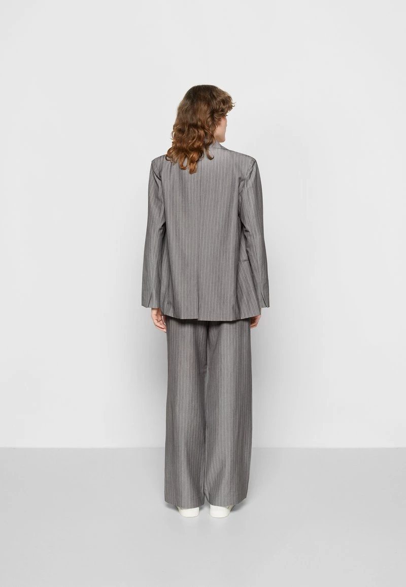 Modström TAO - Blazer - Grey - Damen 6 Modström TAO - Blazer - Grey - Damen – Bild 4