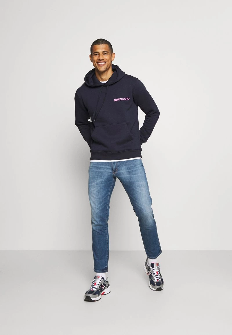 Mads Nørgaard NEW STANDARD HOODIE - Sweatshirt - Sky Captain - Herren 4 Mads Nørgaard NEW STANDARD HOODIE - Sweatshirt - Sky Captain - Herren – Bild 2