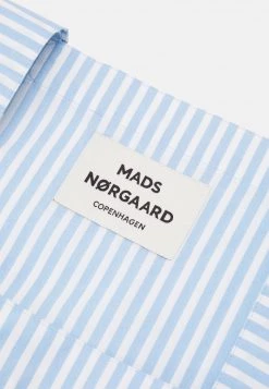Mads Nørgaard - Damen SACKY ATOMA BAG - Shopping Bag - Della Robbia Blue/white -Mads Nørgaard Verkäufe 2022 49b3d86c80b4456db1ba6e0e7df35f1d