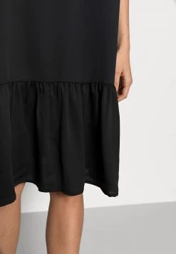 Modström JANIE DRESS - Freizeitkleid - Black - Damen 10 Modström JANIE DRESS - Freizeitkleid - Black - Damen -Mads Nørgaard Verkäufe 2022 4e3add80b1e445c99f626142f2034f59