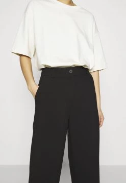 Modström GALE PANTS - Stoffhose - Black - Damen -Mads Nørgaard Verkäufe 2022 4e4127b0dc724e95a56f56d2c6a33c3c