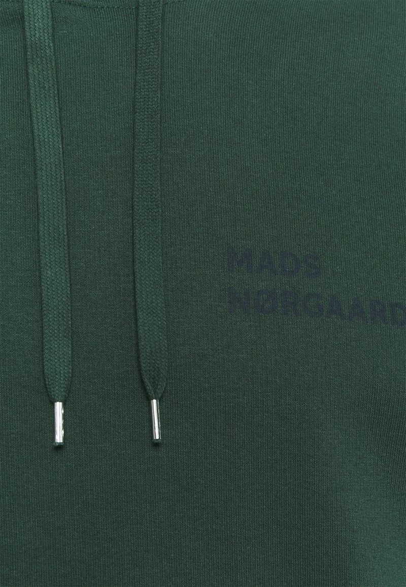 Mads Nørgaard NEW STANDARD HOODIE - Kapuzenpullover - Scarab - Herren 5 Mads Nørgaard NEW STANDARD HOODIE - Kapuzenpullover - Scarab - Herren – Bild 3