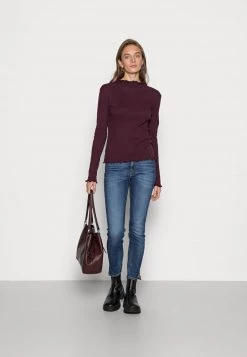 Mads Nørgaard Verkäufe 2022 -Mads Nørgaard Verkäufe 2022 552f133514a24a0fa29b858f22373c44