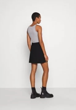 Modström TANNY SHORT SKIRT - Minirock - Black - Damen 11 Modström TANNY SHORT SKIRT - Minirock - Black - Damen -Mads Nørgaard Verkäufe 2022 5b4d637b115840d6b08285d502a38147