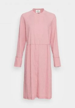 Mads Nørgaard - Damen CRINCKLE POP DUPINA - Freizeitkleid - Multi Strawberry Pink 10 Mads Nørgaard - Damen CRINCKLE POP DUPINA - Freizeitkleid - Multi Strawberry Pink -Mads Nørgaard Verkäufe 2022 62f4ce3455914c0cb200fa5e157e0024