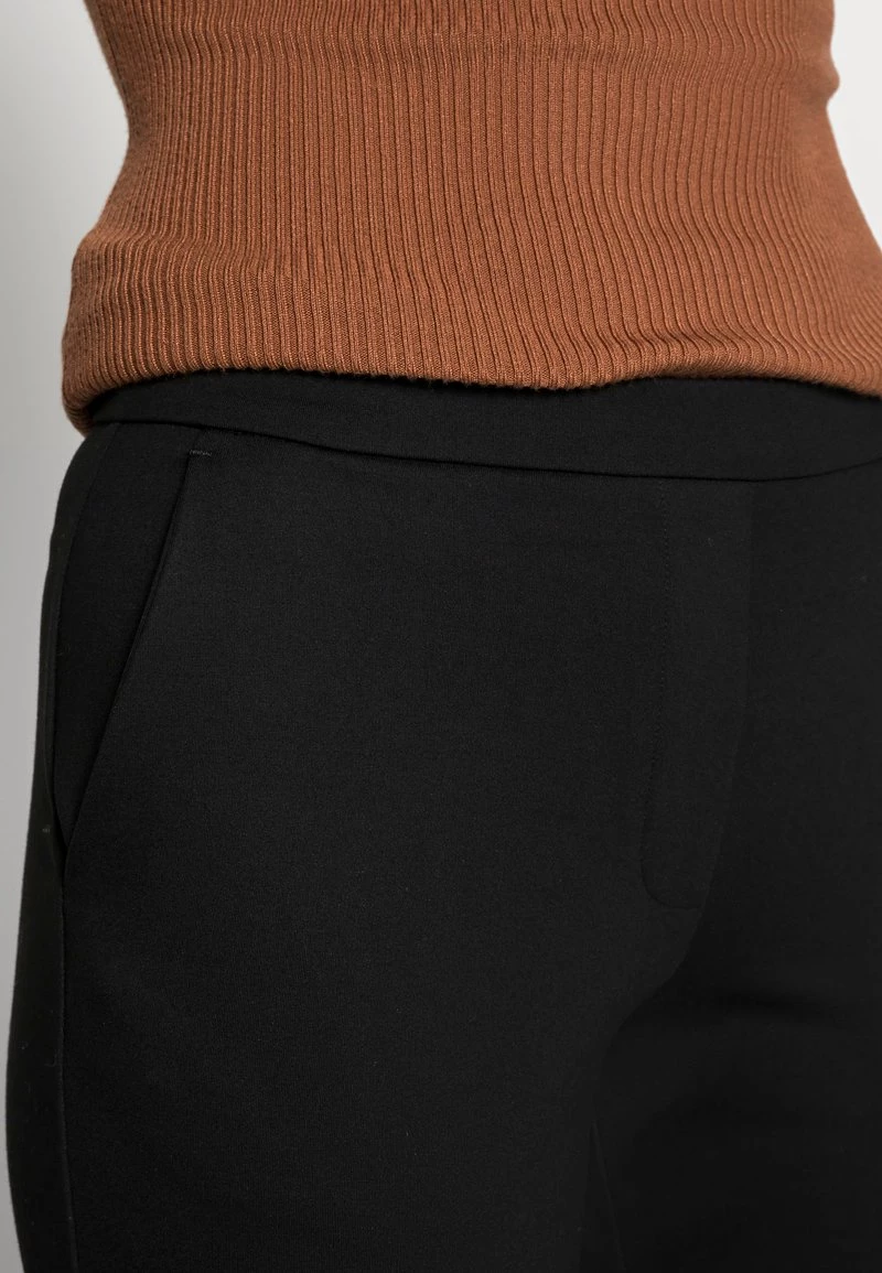 Modström TANNY FLARE PANTS - Stoffhose - Black - Damen 7 Modström TANNY FLARE PANTS - Stoffhose - Black - Damen – Bild 5