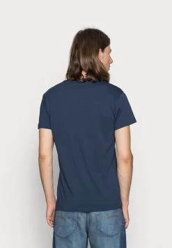 Mads Nørgaard FAVORITE THOR - T-Shirt Basic - Navy - Herren 9 Mads Nørgaard FAVORITE THOR - T-Shirt Basic - Navy - Herren -Mads Nørgaard Verkäufe 2022 715da89f4e694389861803c704b62860
