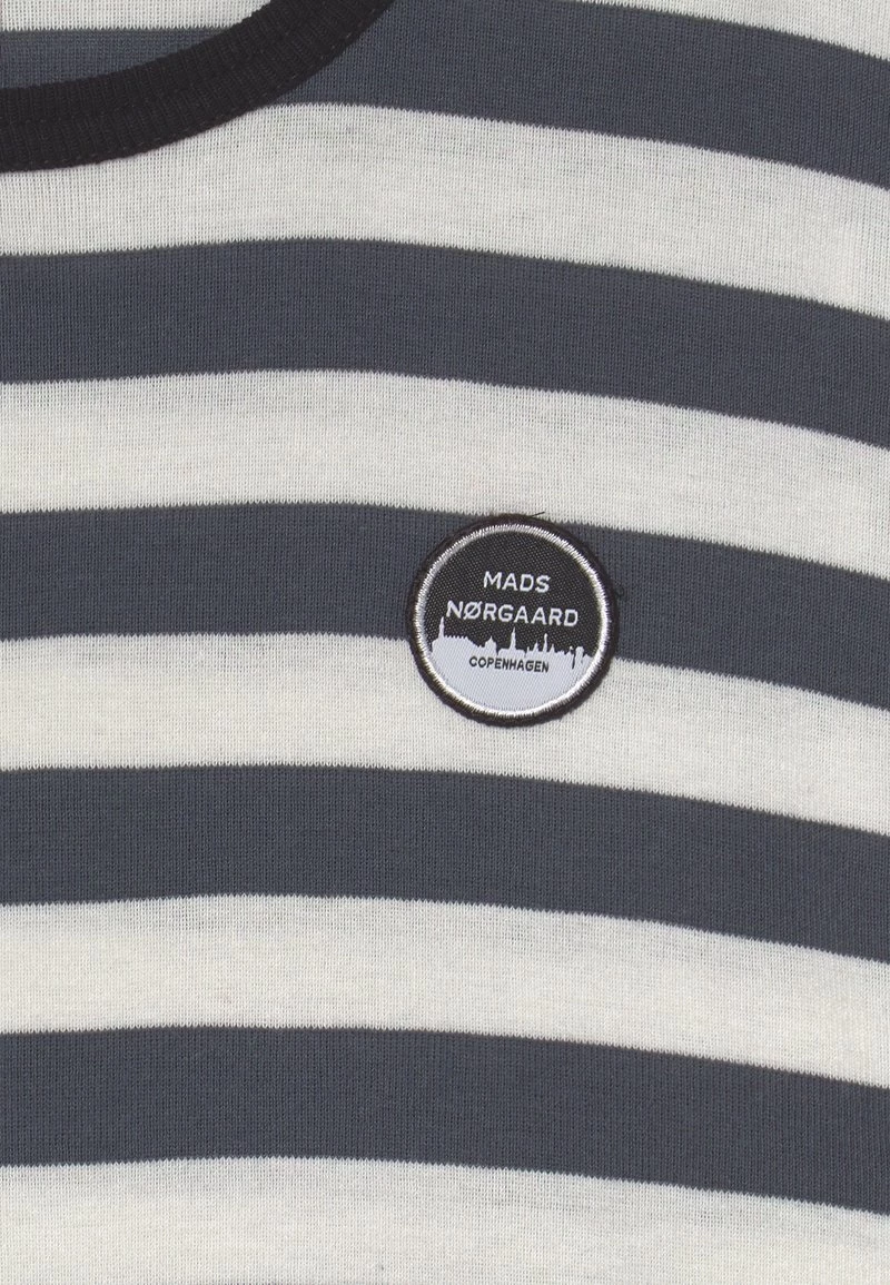 Mads Nørgaard MIDI TOBINO TEE UNISEX - Langarmshirt - Black/marshmallow/dark Slate 5 Mads Nørgaard MIDI TOBINO TEE UNISEX - Langarmshirt - Black/marshmallow/dark Slate – Bild 3