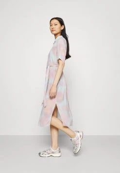 Modström JORDAN PRINT DRESS - Blusenkleid - Dreamy - Damen -Mads Nørgaard Verkäufe 2022 774c6ff2b4d2470a957b97d98d1af256