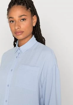 Modström - Damen ALEXIS - Hemdbluse - Blue Heron 11 Modström - Damen ALEXIS - Hemdbluse - Blue Heron -Mads Nørgaard Verkäufe 2022 7788d3d3839644e2a7b1c1d3c8bd264a