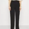 Modström GALE PANTS - Stoffhose - Black - Damen 1 Modström GALE PANTS - Stoffhose - Black - Damen -Mads Nørgaard Verkäufe 2022 7e210100de954b9a9f8ed397a3d5cb1c