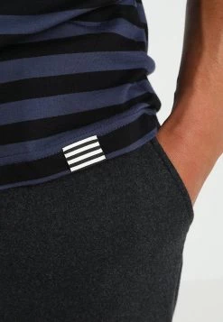 Mads Nørgaard MIDI THOR - T-Shirt Print - Navy/black - Herren -Mads Nørgaard Verkäufe 2022 87b6298f9821484bb7b1d536f3dbb031