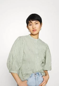 Mads Nørgaard - Damen CRINCKLE POP SIGGA - Hemdbluse - Army/off-white -Mads Nørgaard Verkäufe 2022 8f0f12d199c6402e8237ad75ab247e87