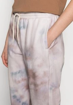 Modström HOLLY PRINT PANTS - Jogginghose - Sage Tie Dye - Damen -Mads Nørgaard Verkäufe 2022 9432c8c0bc9a496daf2821c7a22398ea