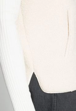 Modström KALI VEST - Weste - Off White - Damen 11 Modström KALI VEST - Weste - Off White - Damen -Mads Nørgaard Verkäufe 2022 9b7d5df2ba254714a7873bdddbf2823a