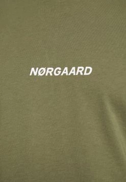 Mads Nørgaard - Herren T-Shirt Print - Olive Night -Mads Nørgaard Verkäufe 2022 9c730ee34bd64691a5cfd34528eb9d8b