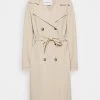 Modström HIRO JACKET - Trenchcoat - Powder Sand - Damen 2 Modström HIRO JACKET - Trenchcoat - Powder Sand - Damen -Mads Nørgaard Verkäufe 2022 b0c527dae01f4f06a752d4d8c3d47d98