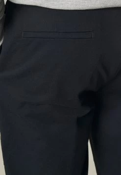 Mads Nørgaard COMFORT PAVEL - Stoffhose - Sky Captain - Herren 11 Mads Nørgaard COMFORT PAVEL - Stoffhose - Sky Captain - Herren -Mads Nørgaard Verkäufe 2022 b4e1bd66b5c548638001ebc2050d623d