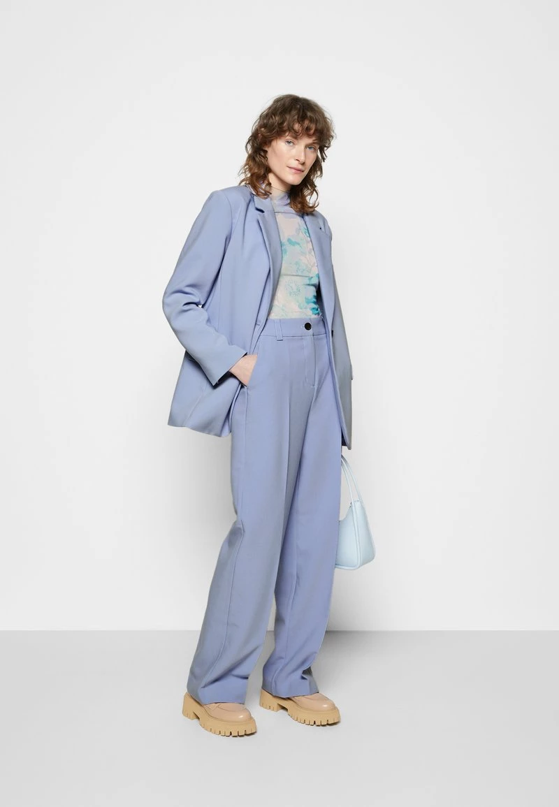 Modström - Damen GALE - Kurzmantel - Blue Heron 4 Modström - Damen GALE - Kurzmantel - Blue Heron – Bild 2