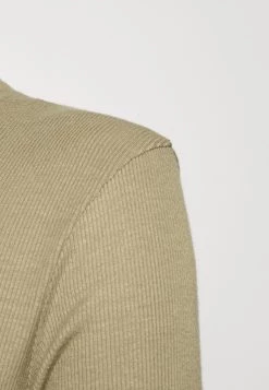 Modström - Damen KROWN - T-Shirt Basic - Light Khaki 13 Modström - Damen KROWN - T-Shirt Basic - Light Khaki -Mads Nørgaard Verkäufe 2022 bef0366dfb2443f59c2bdb7f844b88d3