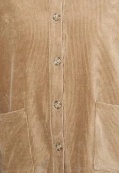 Modström GINEVA - Hemdbluse - Camel - Damen 7 Modström GINEVA - Hemdbluse - Camel - Damen -Mads Nørgaard Verkäufe 2022 bf4d11e32c4a4ec3b2aab95632c183cf