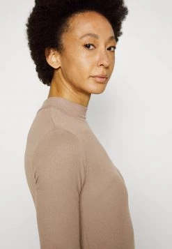 Modström KROWN DRESS - Strickkleid - Mountain Trail - Damen 13 Modström KROWN DRESS - Strickkleid - Mountain Trail - Damen -Mads Nørgaard Verkäufe 2022 c0f5b148203f4b539bb0475b06f7e10b