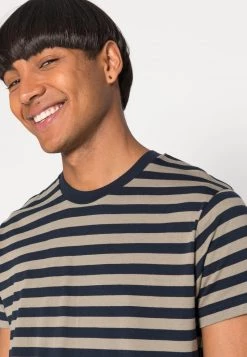 Mads Nørgaard - Herren MIDI THOR TEE - T-Shirt Print - Overland Trek/sky Captain -Mads Nørgaard Verkäufe 2022 c845afb35cf84ee09f7cfe825ff7b721