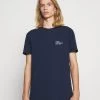 Mads Nørgaard - Herren DUSTY EMBROIDERY THOR - T-Shirt Print - Navy -Mads Nørgaard Verkäufe 2022 caeab8db65eb49db8b200c827dc86669