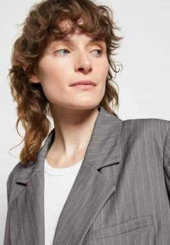 Modström TAO - Blazer - Grey - Damen 15 Modström TAO - Blazer - Grey - Damen -Mads Nørgaard Verkäufe 2022 dadc3f7afb314bf7b73fb9c118ef8a94