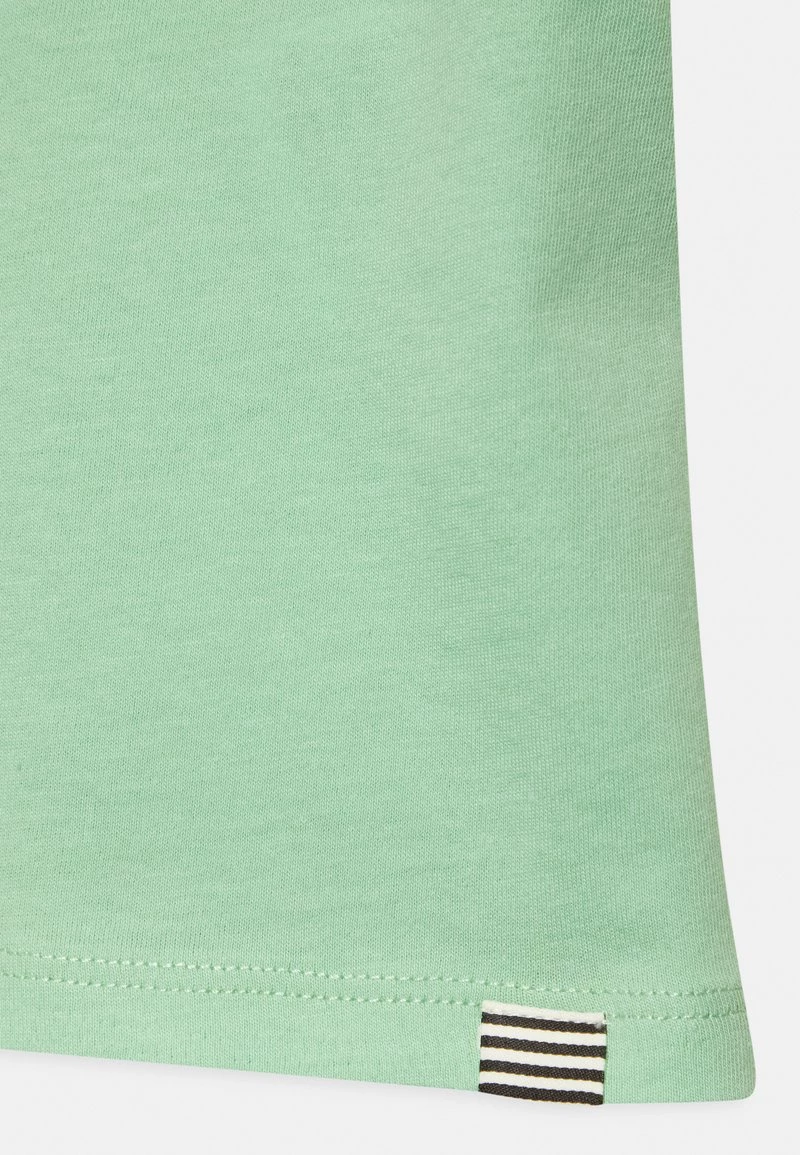 Mads Nørgaard SINGLE TUVINA TEE UNISEX - T-Shirt Print - Light Grass Green 5 Mads Nørgaard SINGLE TUVINA TEE UNISEX - T-Shirt Print - Light Grass Green – Bild 3