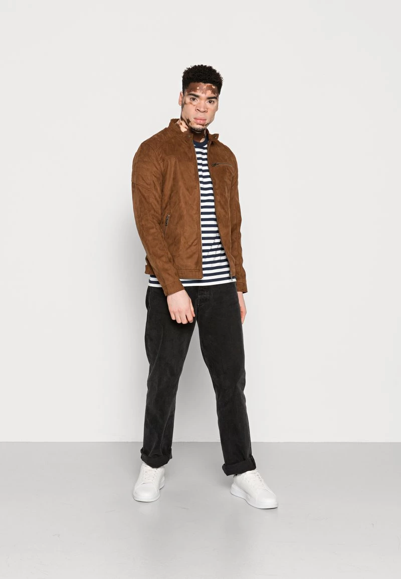 Mads Nørgaard MIDI THOR TEE - T-Shirt Print - Navy/white - Herren 4 Mads Nørgaard MIDI THOR TEE - T-Shirt Print - Navy/white - Herren – Bild 2