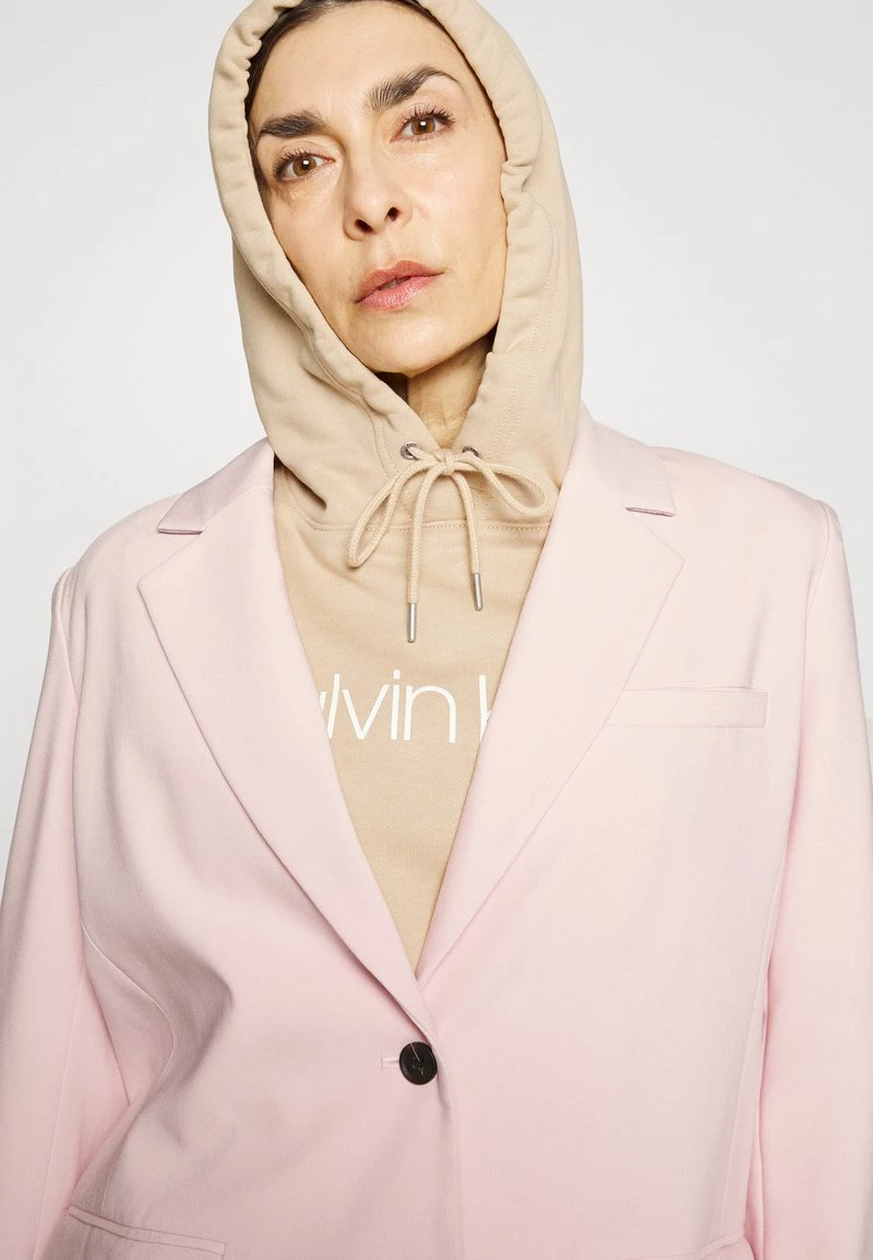 Modström - Damen GALE - Kurzmantel - Bella Rose 6 Modström - Damen GALE - Kurzmantel - Bella Rose – Bild 4