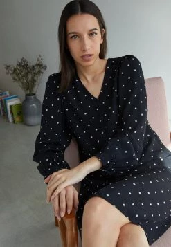 Modström - Damen NEELA PRINT DRESS - Freizeitkleid - Elm 11 Modström - Damen NEELA PRINT DRESS - Freizeitkleid - Elm -Mads Nørgaard Verkäufe 2022 eae76ffcfafc4cbcaa4d1ddd54183052