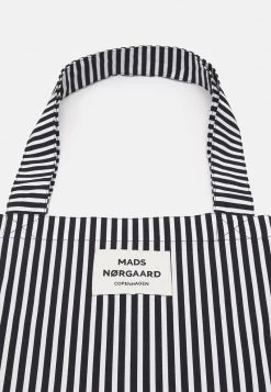 Mads Nørgaard SACKY ATOMA BAG - Shopping Bag - Black/white - Damen 11 Mads Nørgaard SACKY ATOMA BAG - Shopping Bag - Black/white - Damen -Mads Nørgaard Verkäufe 2022 f508c615f0e348bab2edceb9d42d79a4